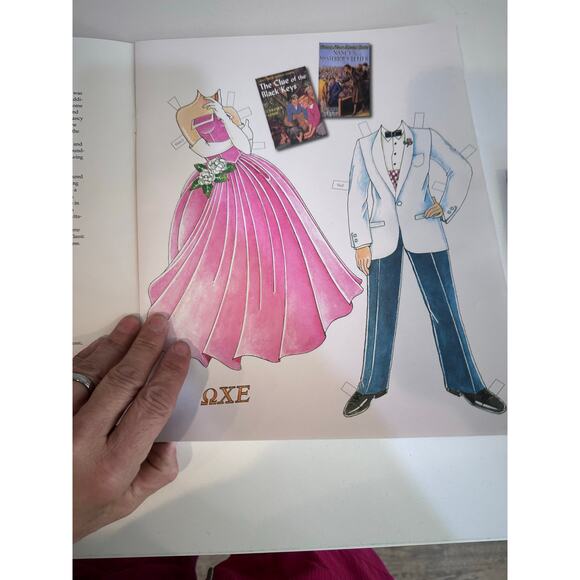 Nancy Drew & Her Friends Paper Dolls By Darlene Jones & Jennifer Fisher - Picture 4 of 5